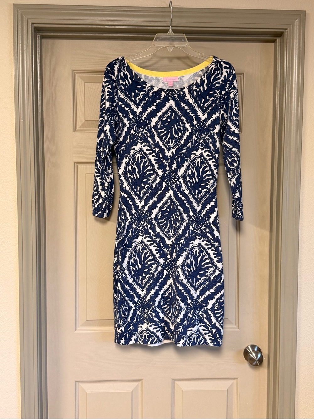 Lilly Pulitzer Women’s Size Large Navy and White Long Sleeve Stretchy Dress